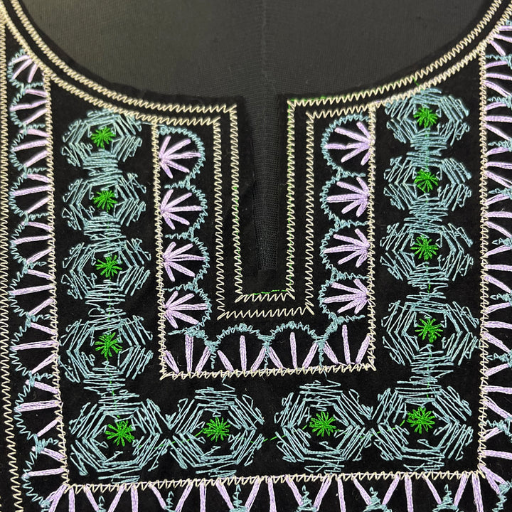 Ethnic style embroidery neckline