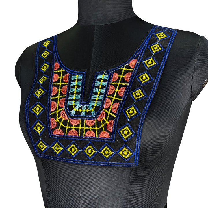 Round shape embroidery neckline