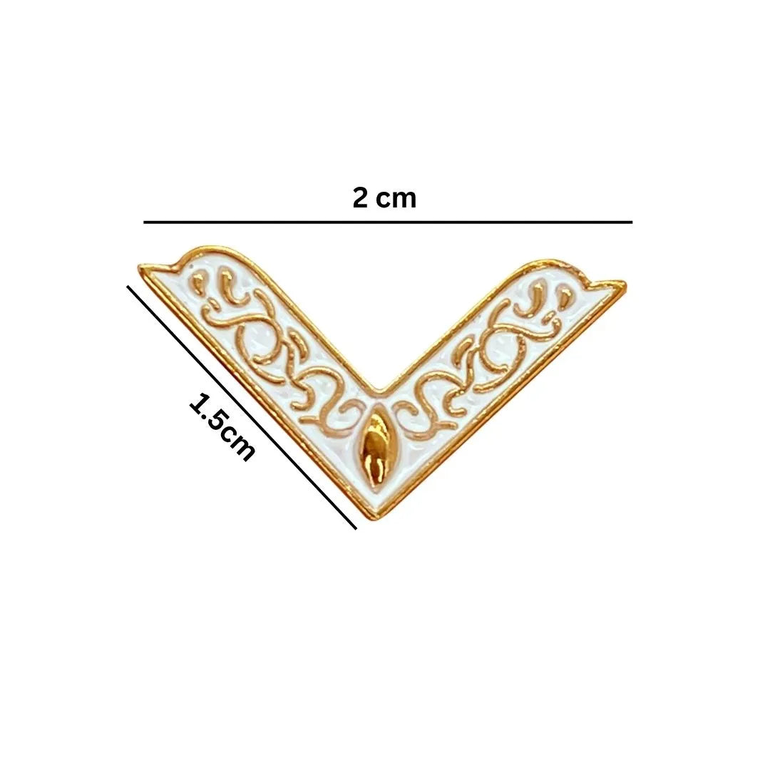 White and Gold Filigree Collar Tip