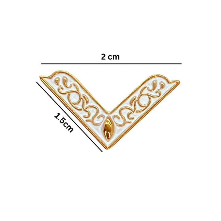 White and Gold Filigree Collar Tip