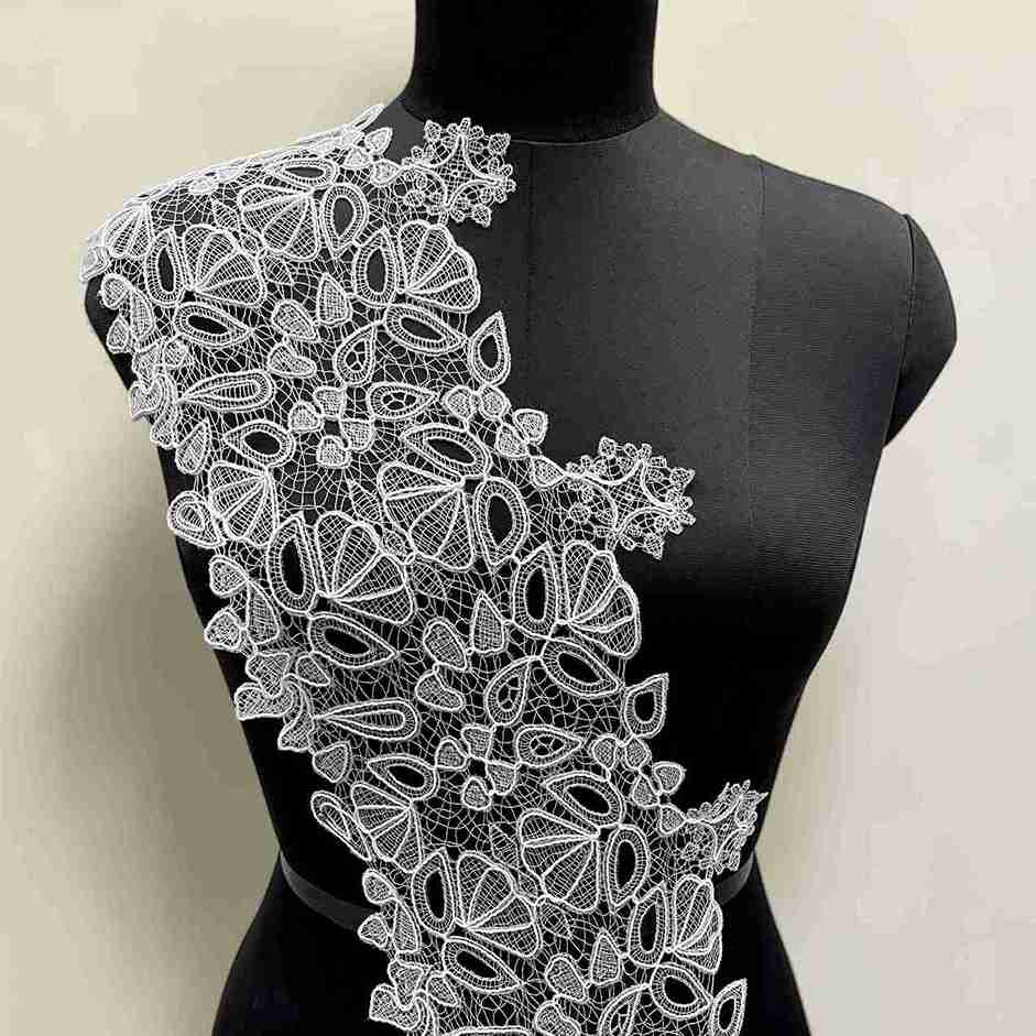 Italian Teardrop Petal Eyelash Lace Trim | Width 22cm (8.6 Inches) 220mm | 2 Meters