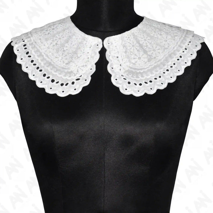 Scalloped Edge Lace Neck Collar