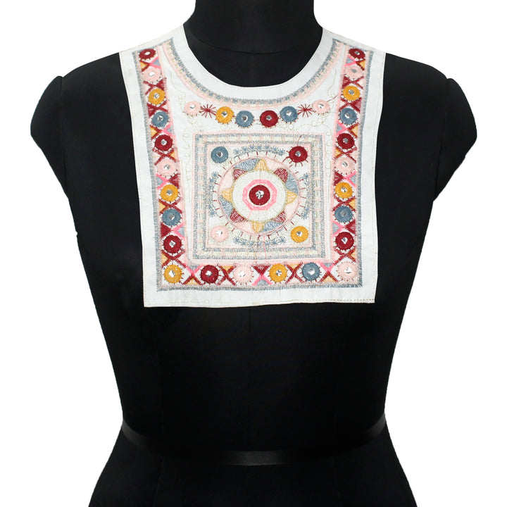 Round neck with square shape neckline