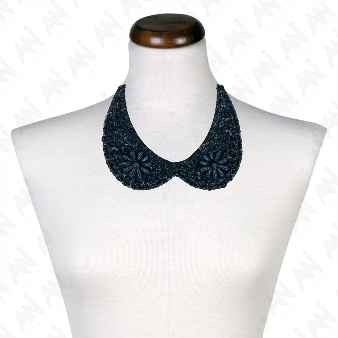 Scalloped Peter Pan Collar Neckline Applique
