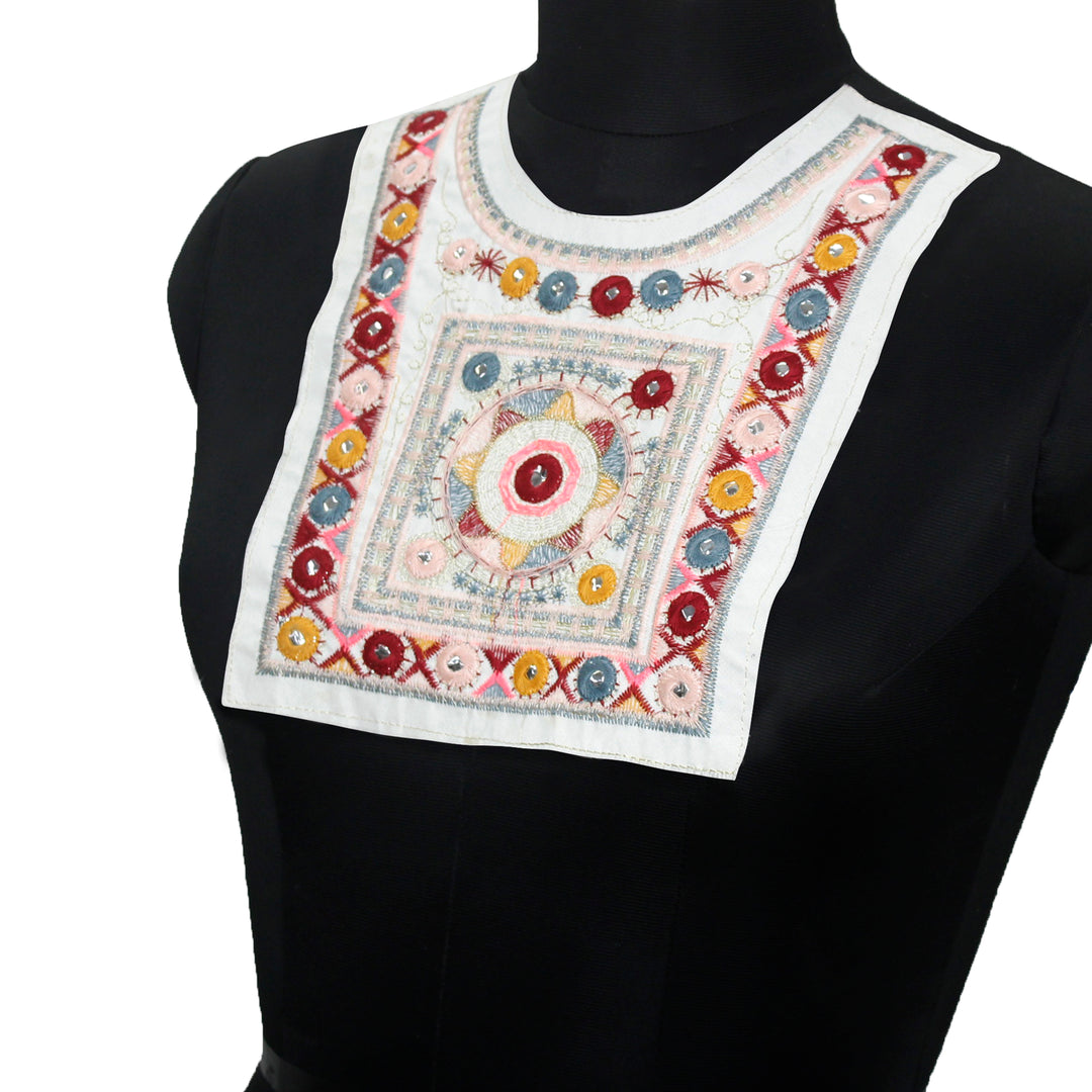 Round neck with square shape neckline