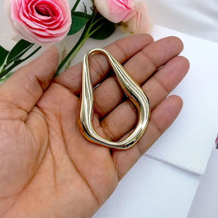 Asymmetrical Loop Buckle