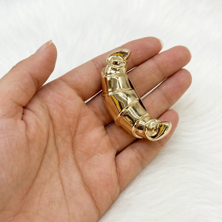 Curled Horn Ribbed Gold Scarf Ring Buckle