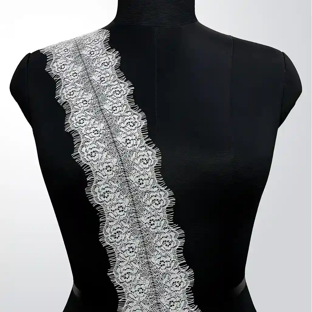 Mirrored Floral Scallop Eyelash Trim