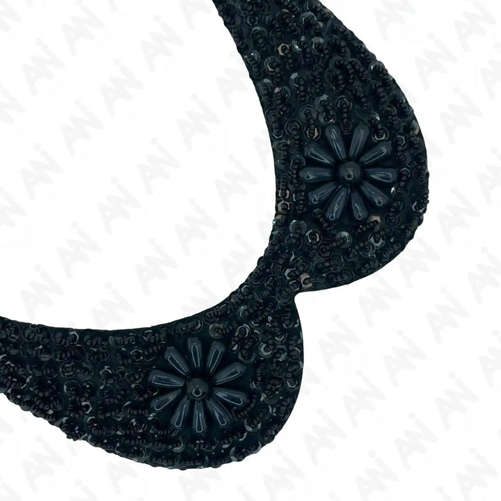 Scalloped Peter Pan Collar Neckline Applique