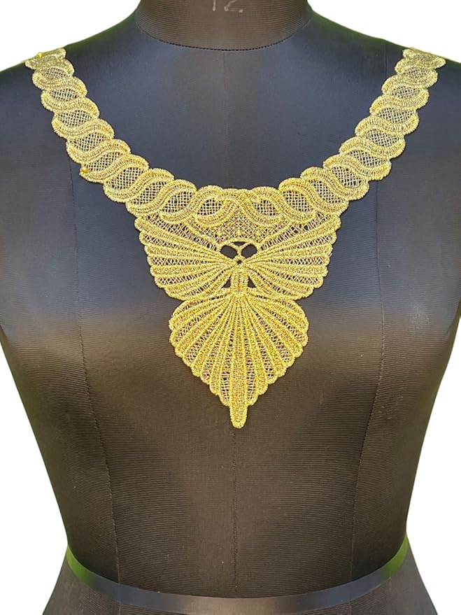 Gilded Style Lace Neckline