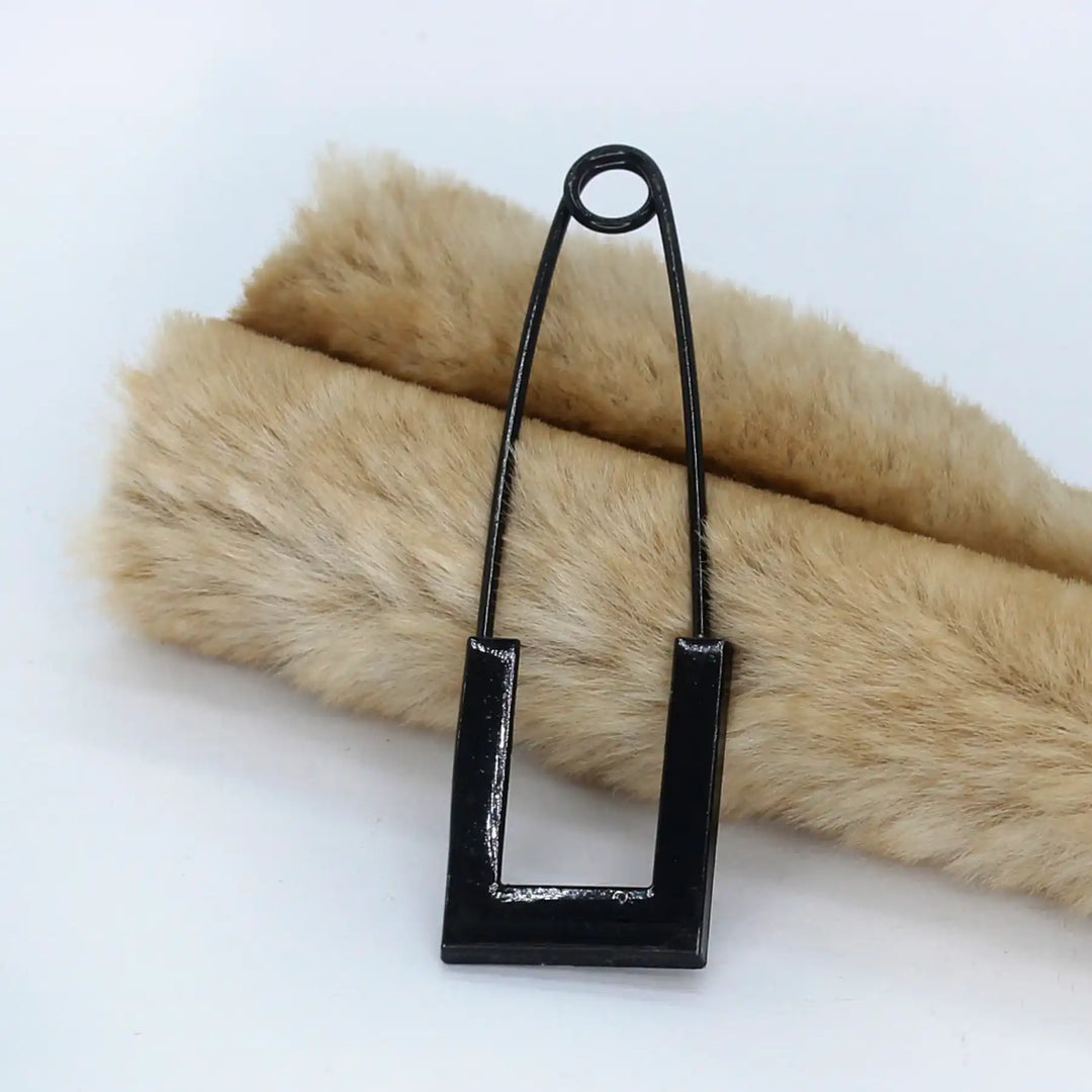 Ani Accessories black safety pins perfect for multipurpose clothing repairs, craft work and daily needs.