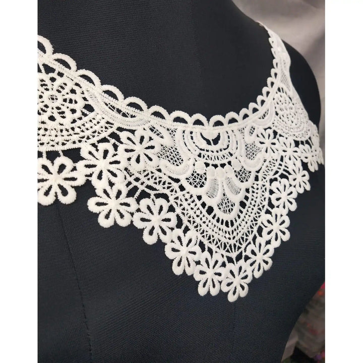 Ani Accessories decorative daisy floral border neckline applique for DIY fashion and couture styling