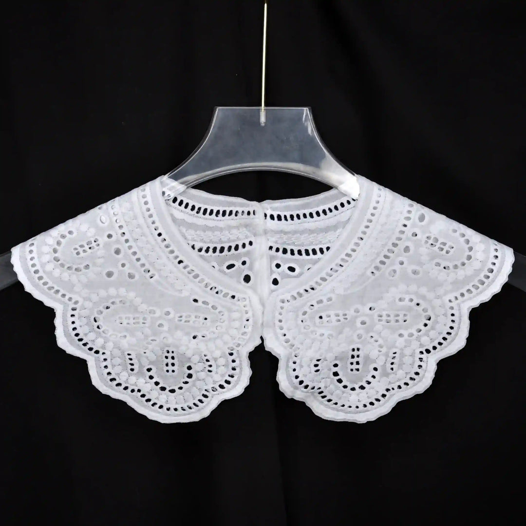 Floral Guipure Peter pan Collar