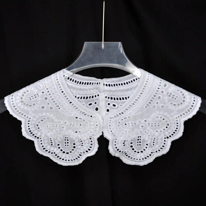 Floral Guipure Peter pan Collar