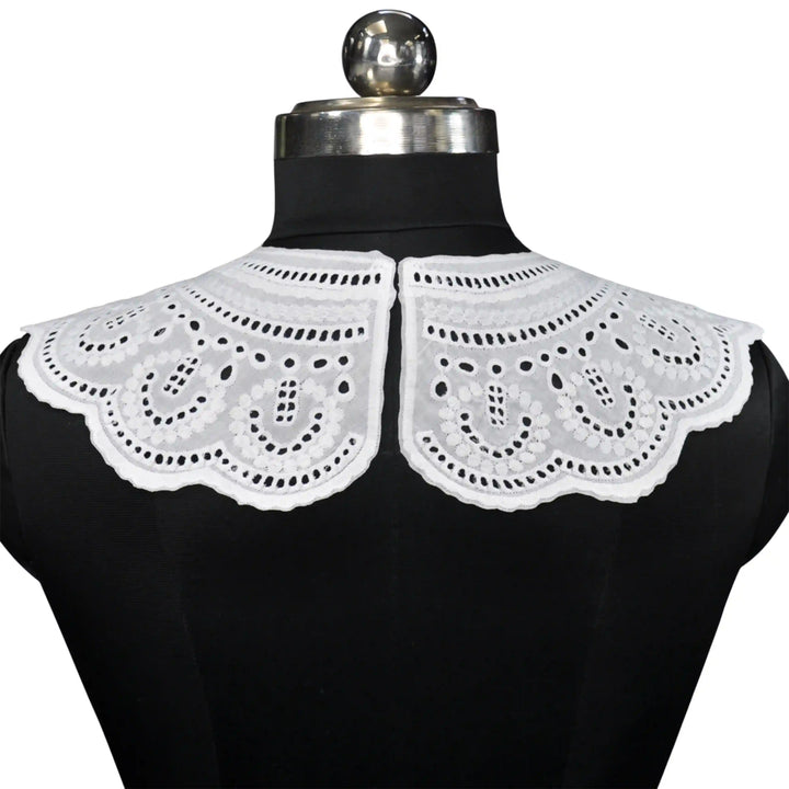 Floral Guipure Peter pan Collar