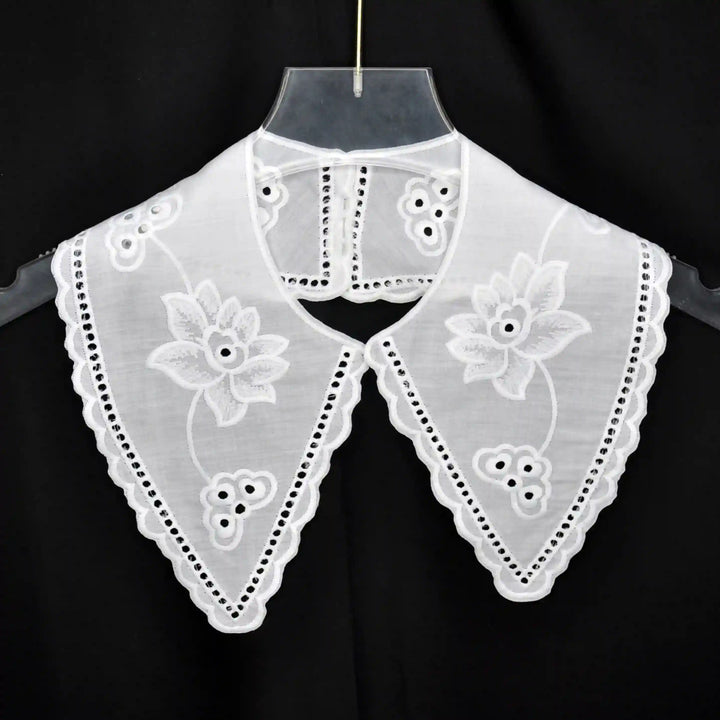 Feminine Venice Lace Peter Pan appliqué adorned with floral lace texture and neat scalloped hemline