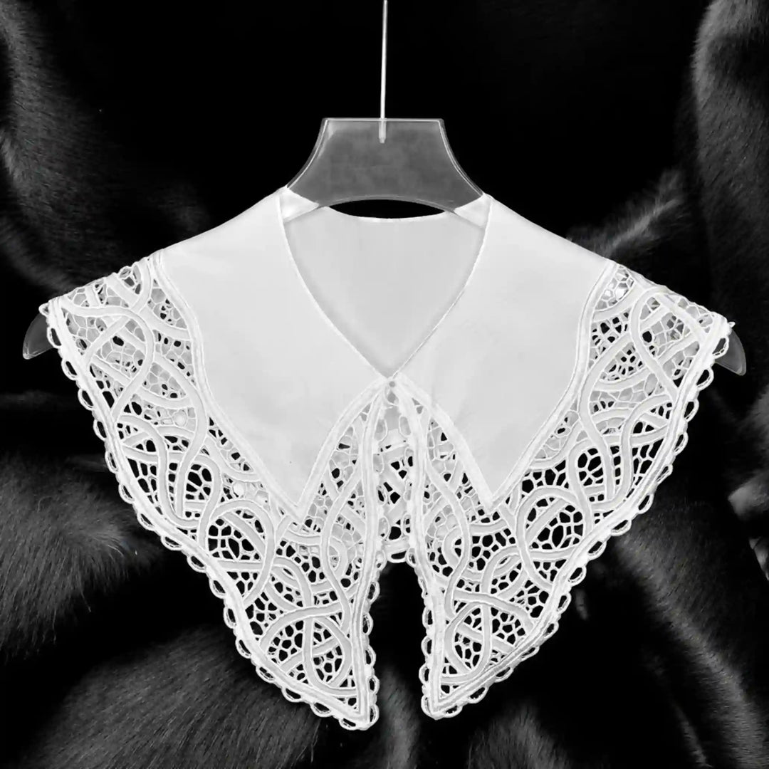 Broderie Anglais Peter Pan Collar