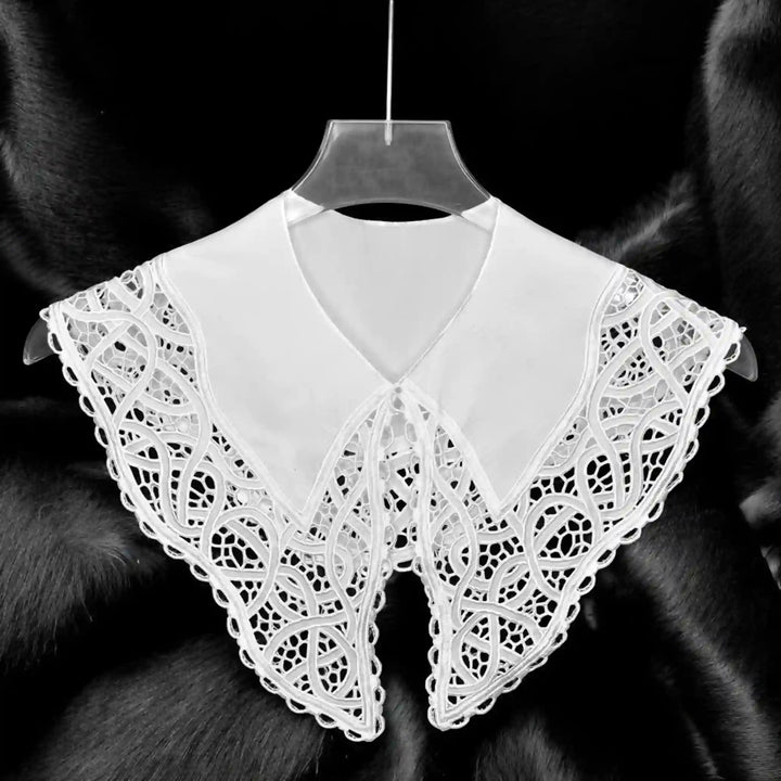 Broderie Anglais Peter Pan Collar