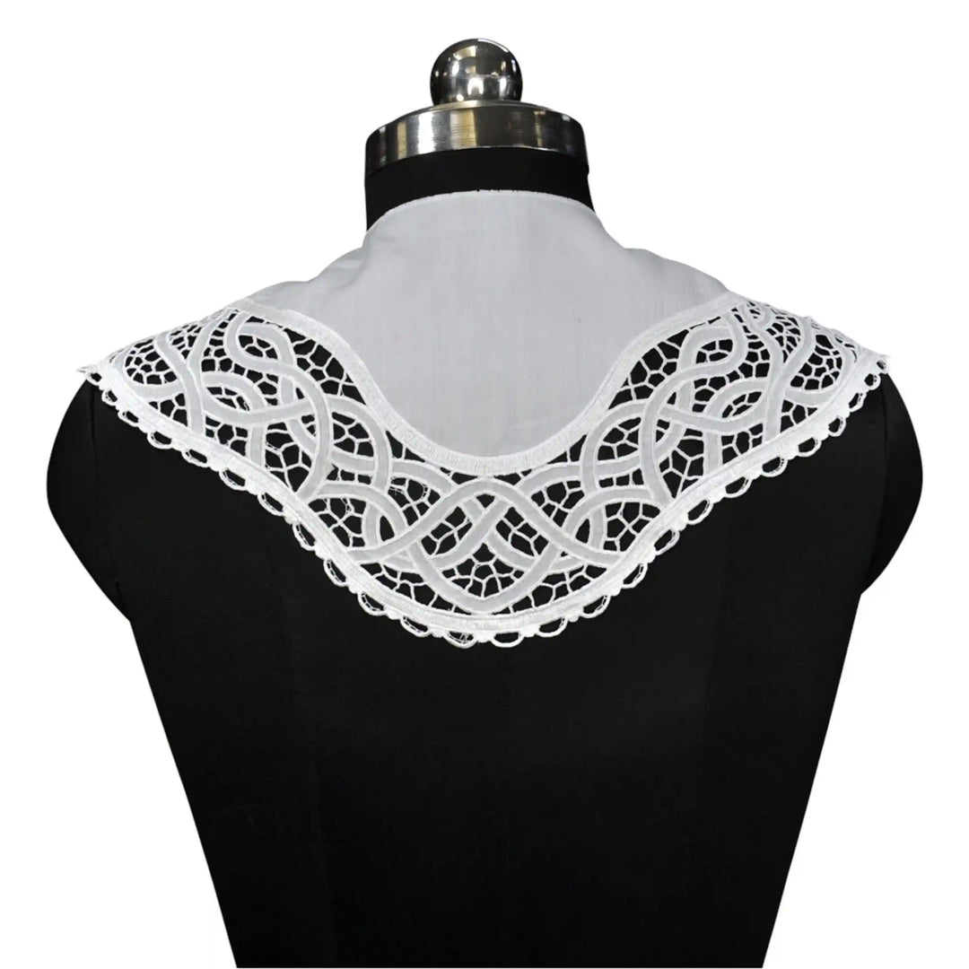Broderie Anglais Peter Pan Collar