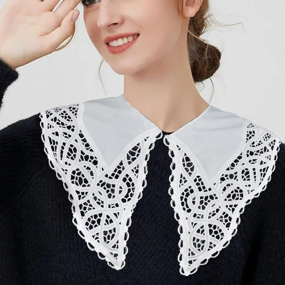 Broderie Anglais Peter Pan Collar