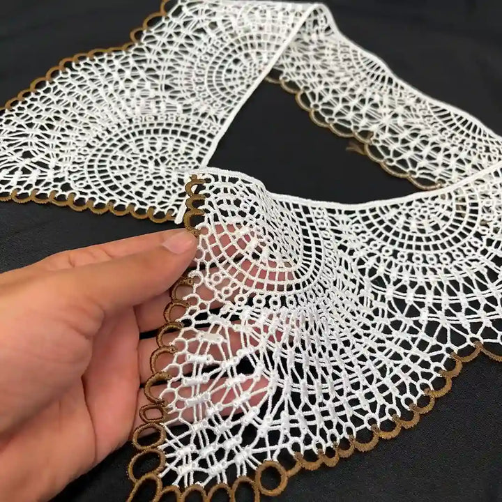 Cutwork Floral Puritan Collar