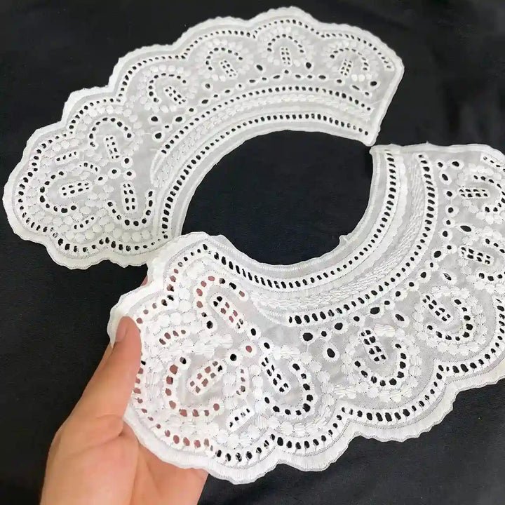 Floral Guipure Peter pan Collar