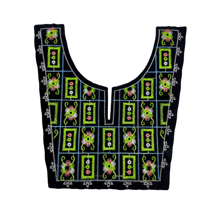 Geometrical floral embroidery neckline