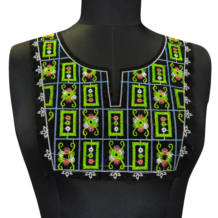 Geometrical floral embroidery neckline