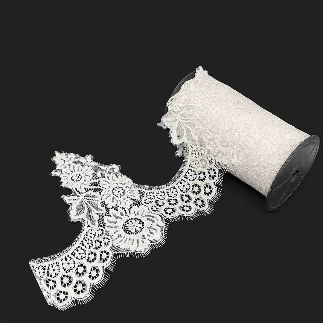 Floral and Foliage Leaf Pattern Chantilly Lace -3 Meters | FEL-3N