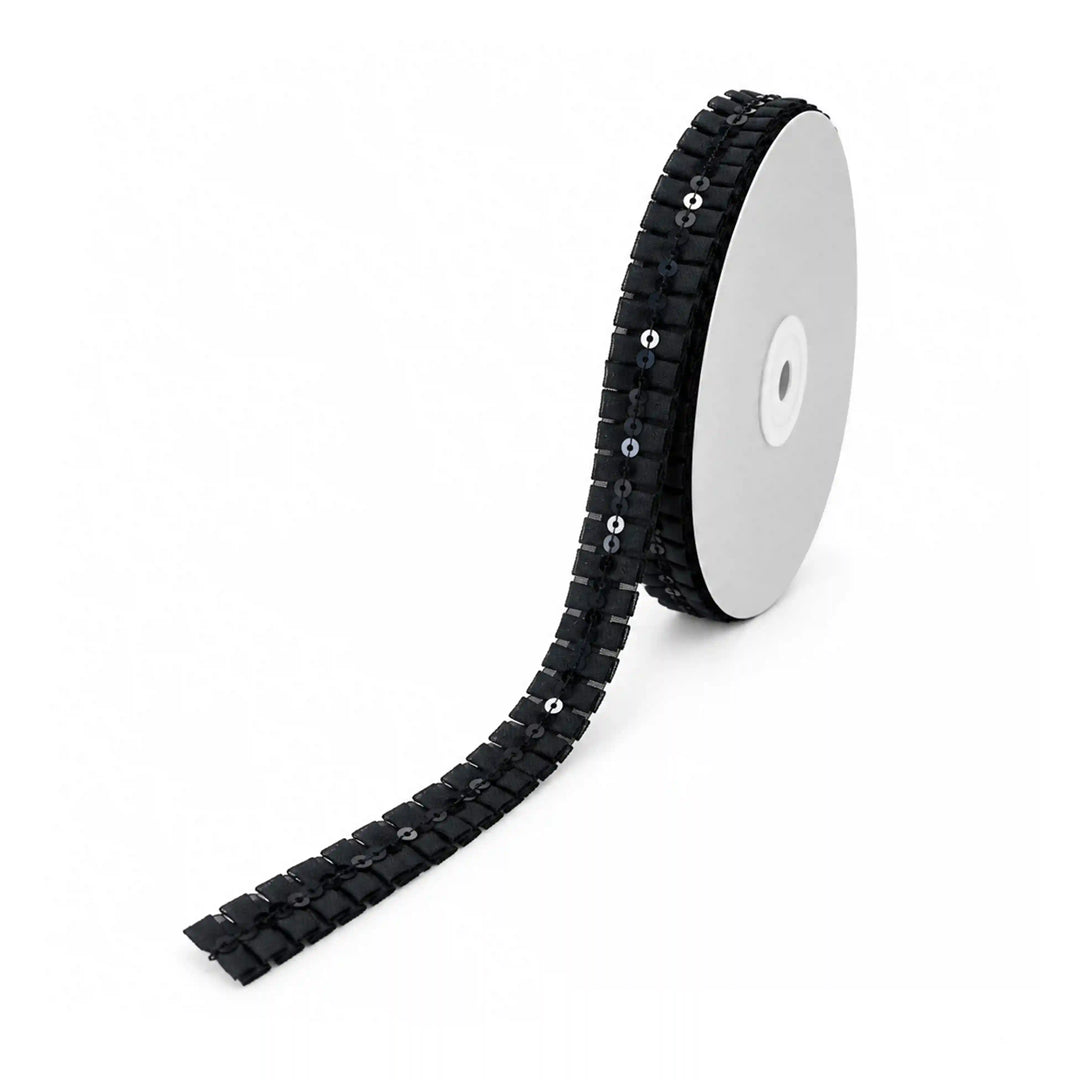 ANI Accessories black pleated sequin lace on a roll, 1.5 cm wide with white color background 