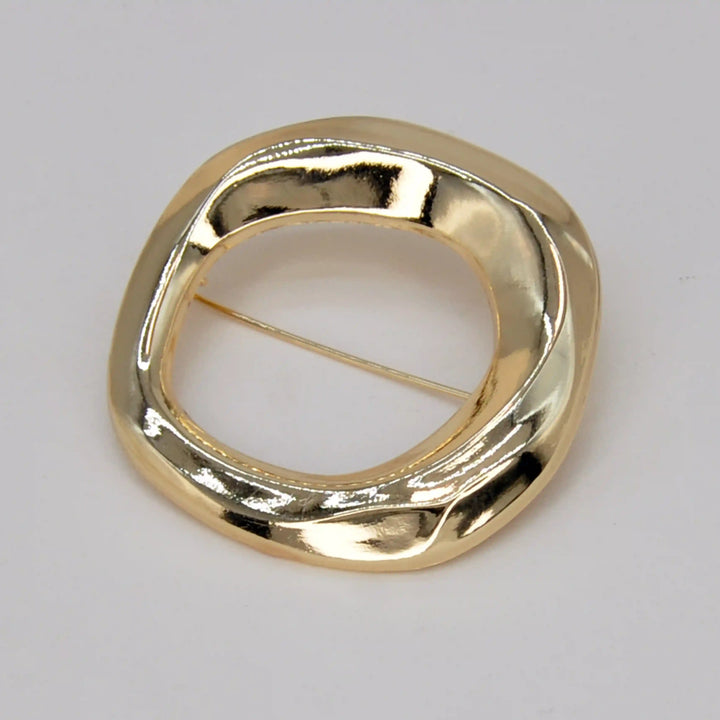 Organic Wavy Circle Brooch