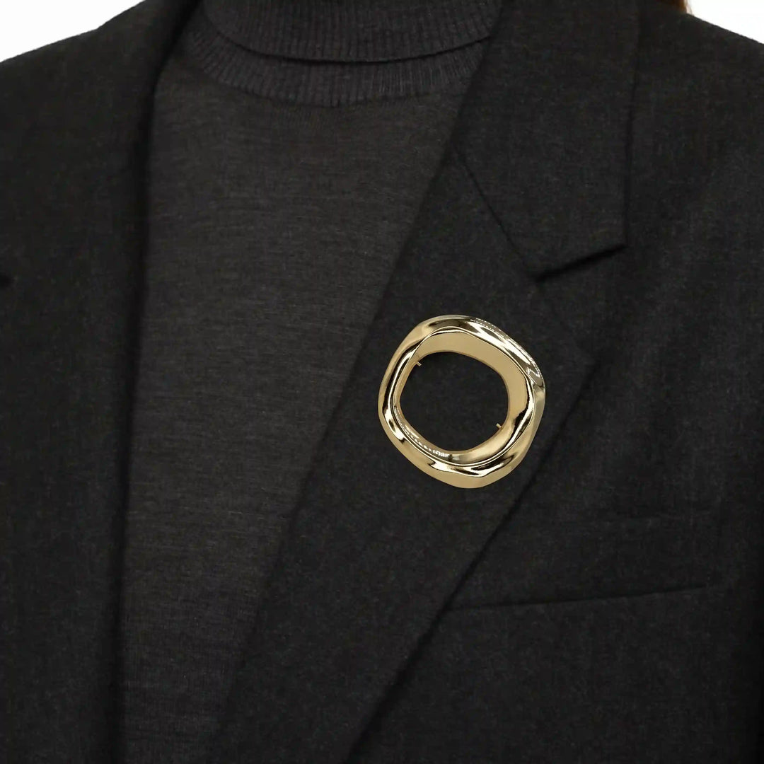 Organic Wavy Circle Brooch