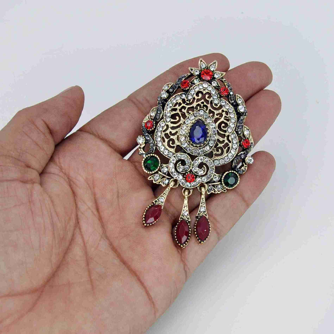 ANI Accessories Edwardian brooch back side showing the antique gold base and pin 