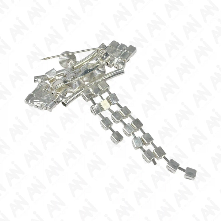 Shiny Silver Rhinestone & Crystal Brooch for Enhance Fashion with a unique design and sparkling details